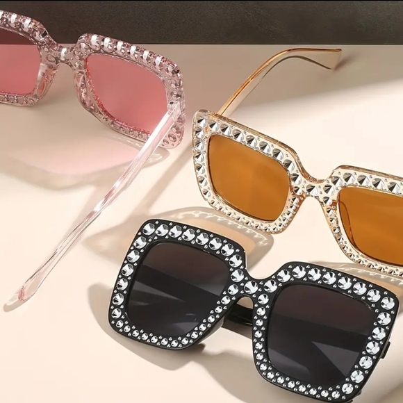 1 pair Square Rhinestone Sunglasses - Picture 3 of 3